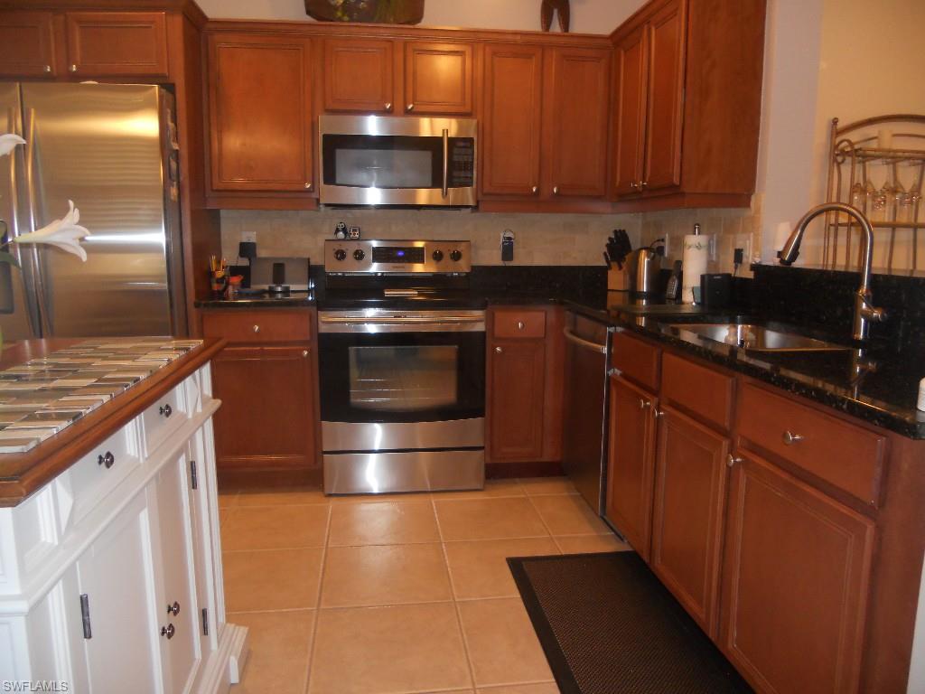 COLONNADE AT FORUM - Residential