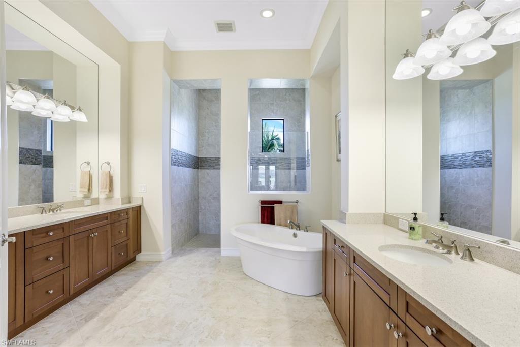 ESPLANADE - Residential