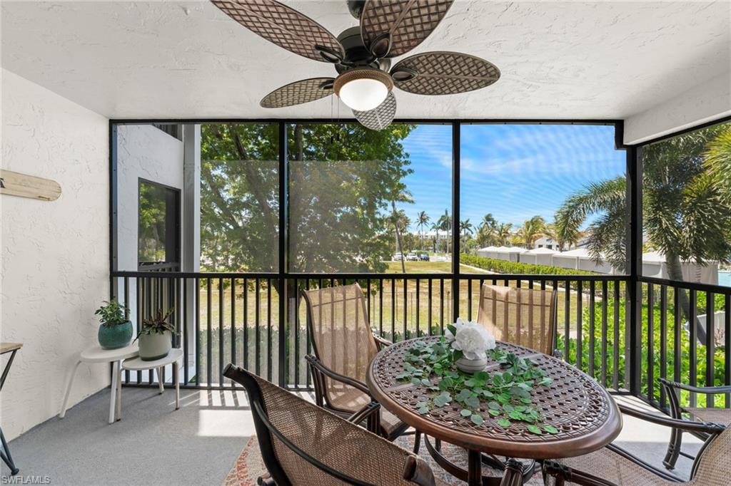 TENNIS VILLAS - Residential