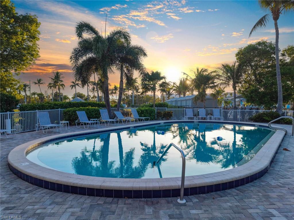 TENNIS VILLAS - Residential