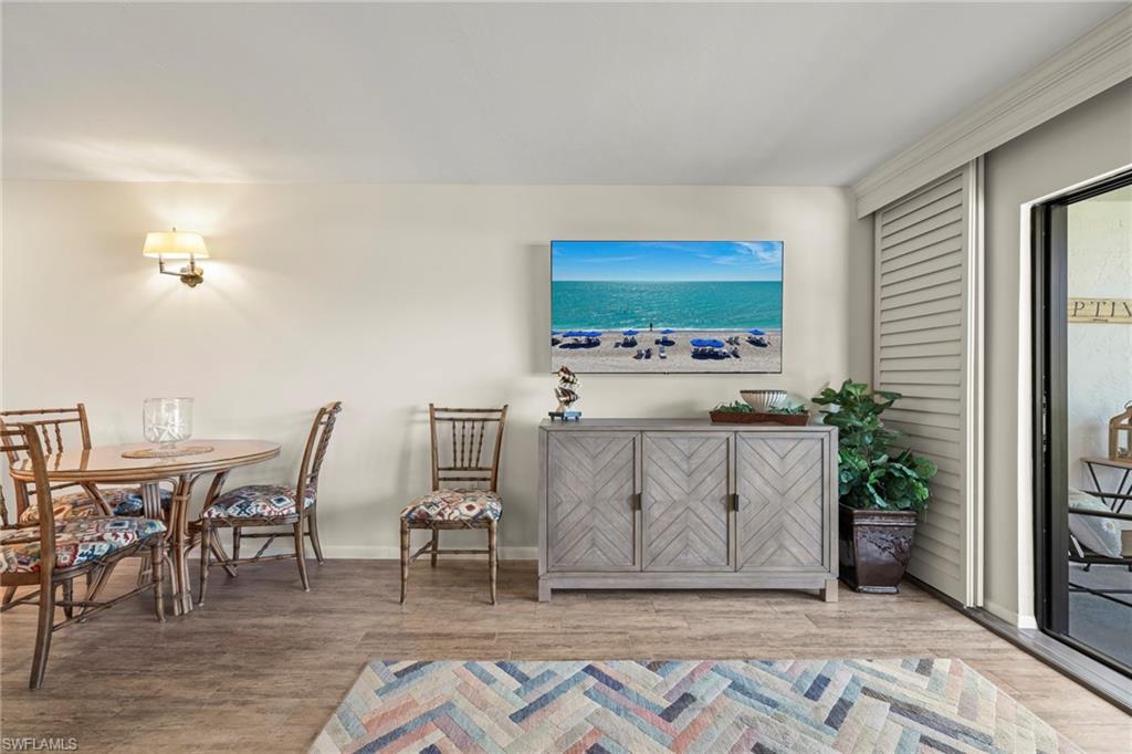 TENNIS VILLAS - Residential