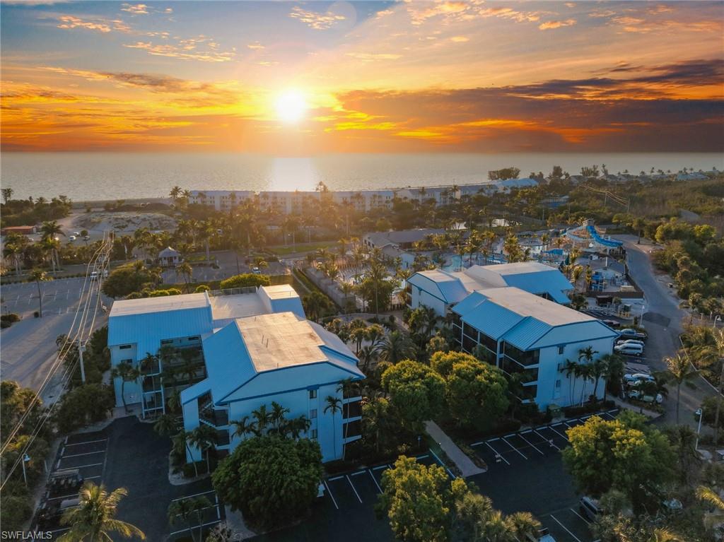 TENNIS VILLAS - Residential