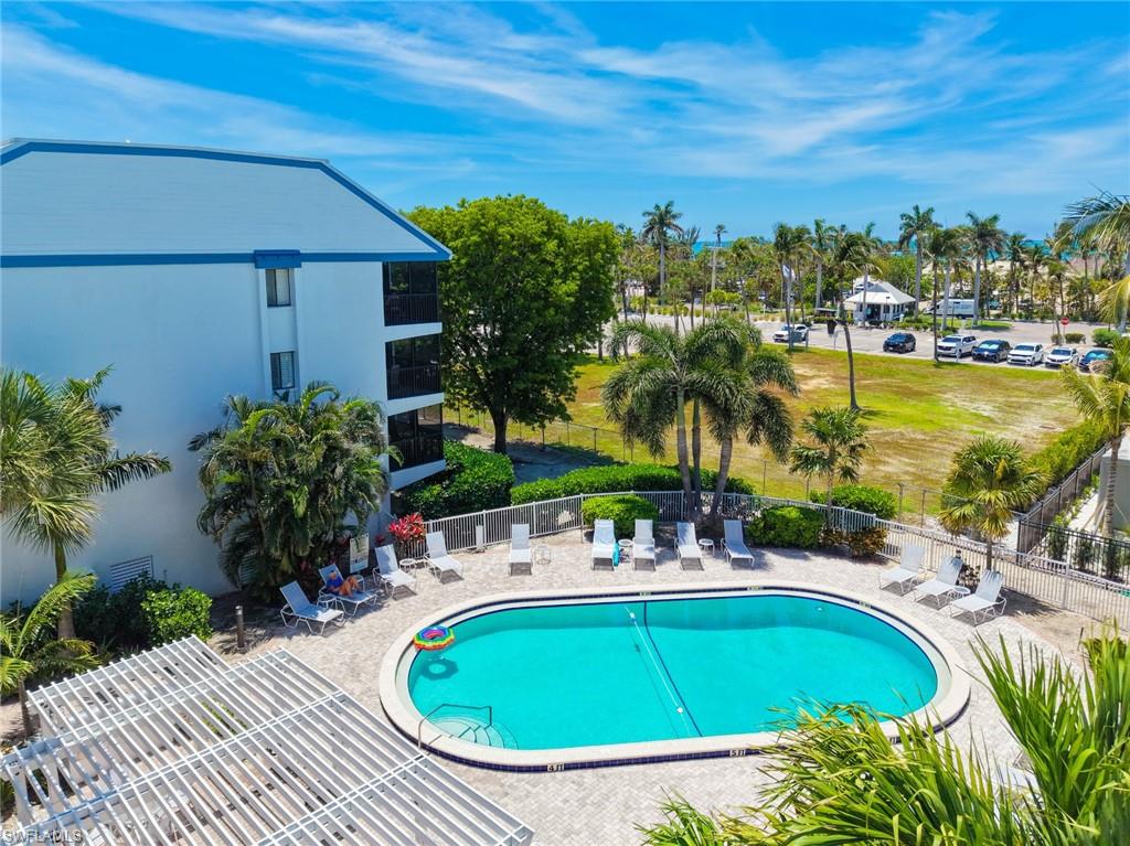 TENNIS VILLAS - Residential