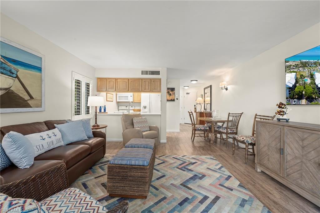 TENNIS VILLAS - Residential