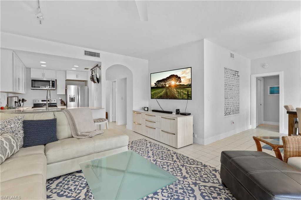 WORLD TENNIS CENTER - Residential Lease