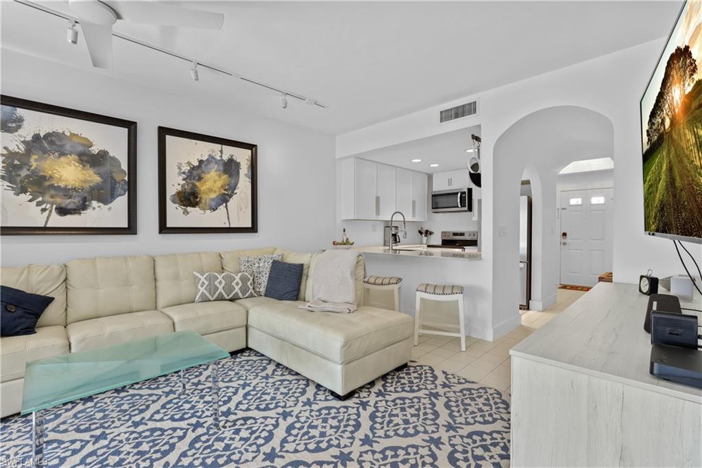 WORLD TENNIS CENTER - Residential Lease