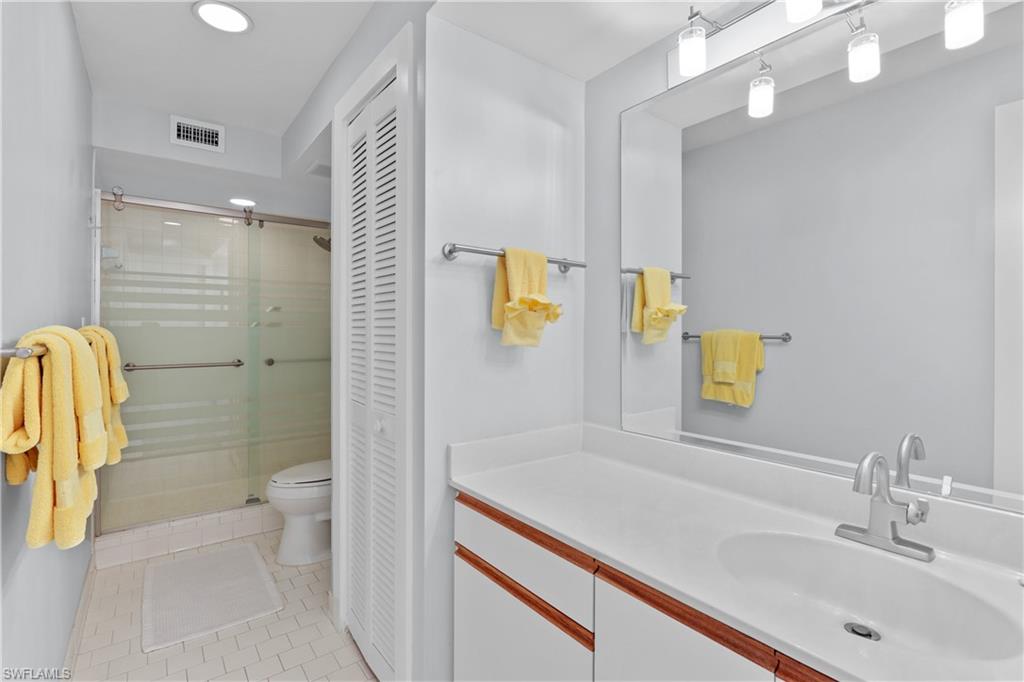 WORLD TENNIS CENTER - Residential Lease