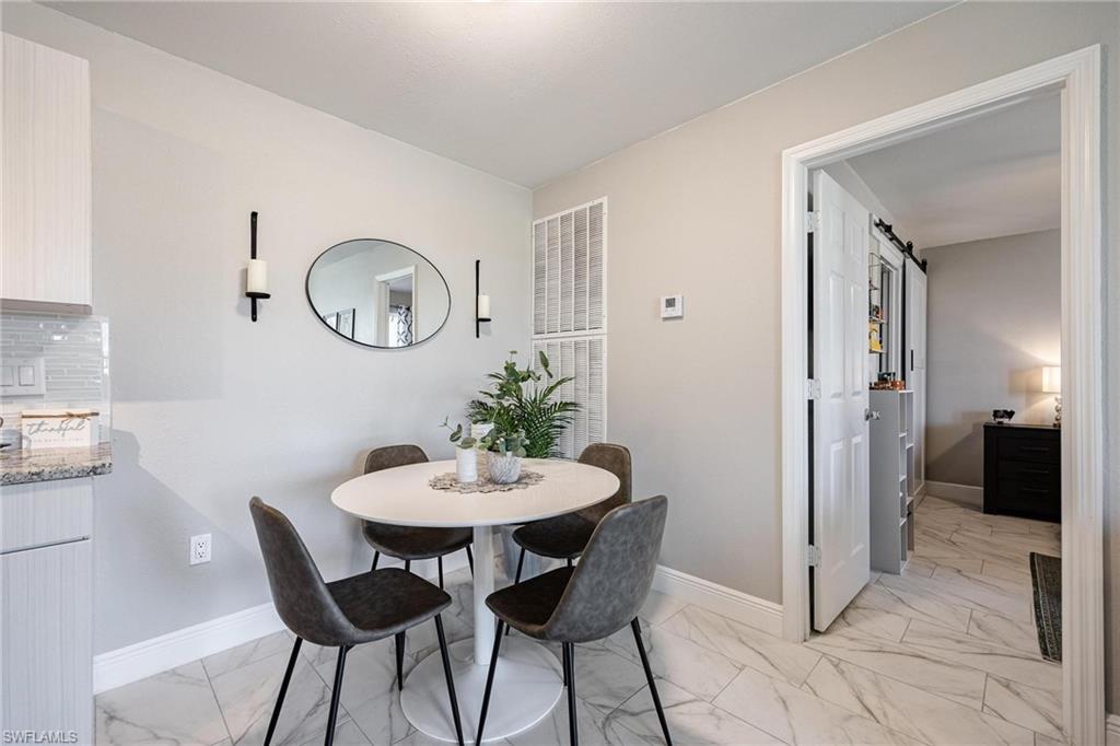 VENETIAN PALMS - Residential