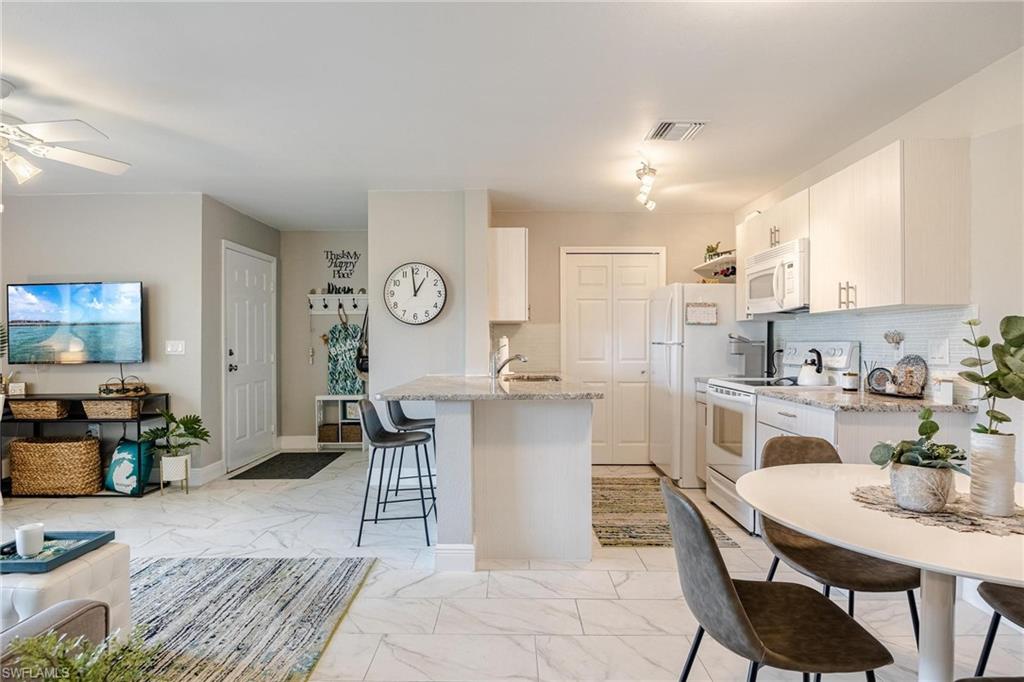 VENETIAN PALMS - Residential