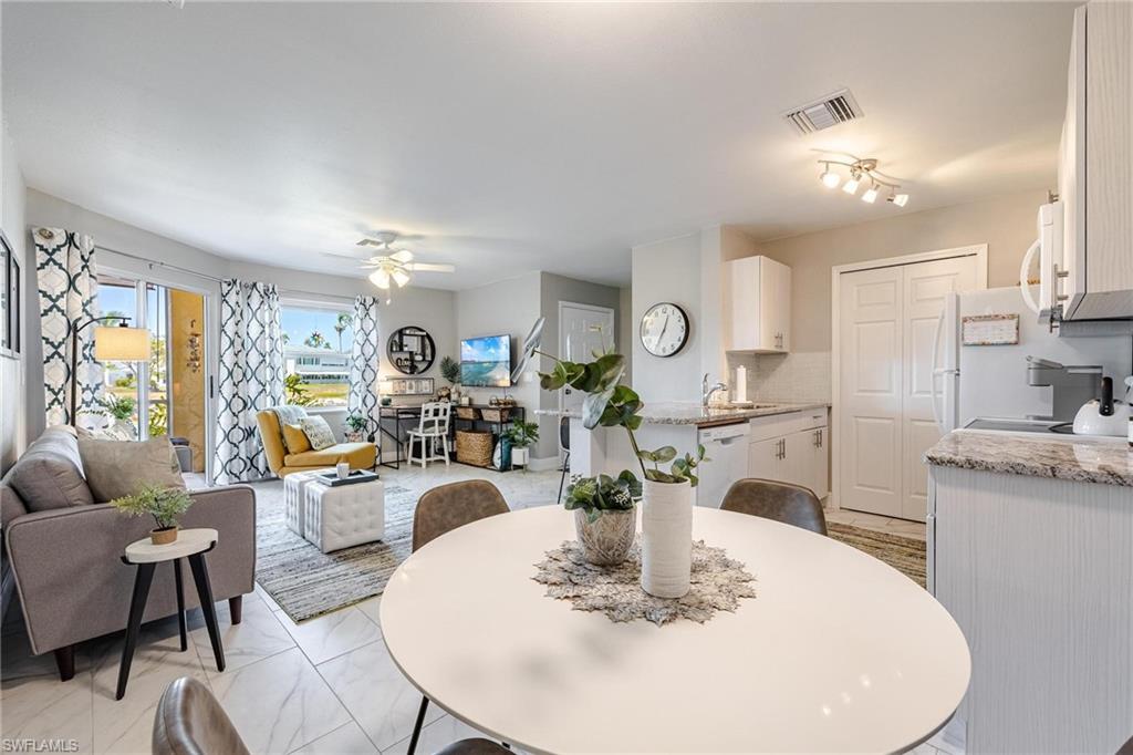 VENETIAN PALMS - Residential