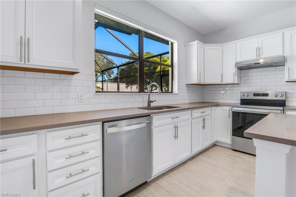 CORKSCREW SHORES - Residential