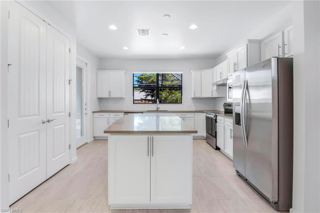 CORKSCREW SHORES - Residential