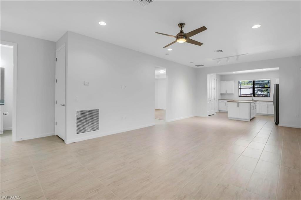 CORKSCREW SHORES - Residential