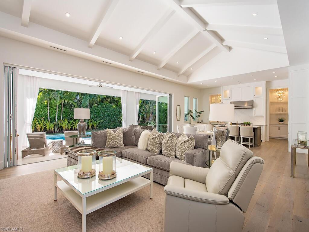 PELICAN BAY WOODS - Residential