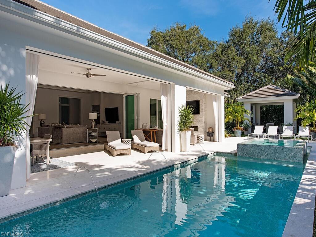 PELICAN BAY WOODS - Residential