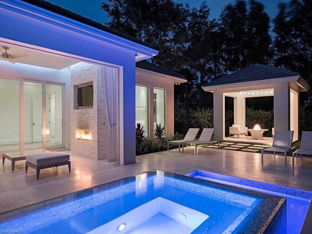 PELICAN BAY WOODS - Residential