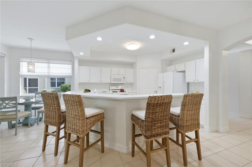 1634 Tarpon Bay DR S 102