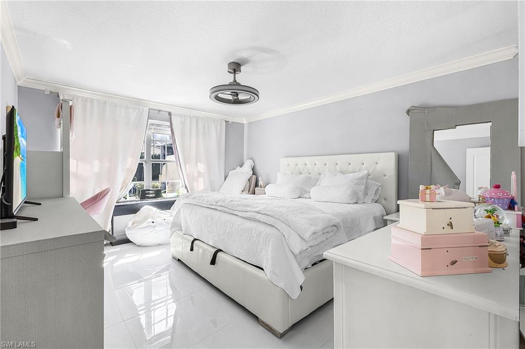 ISLAND WALK - Residential