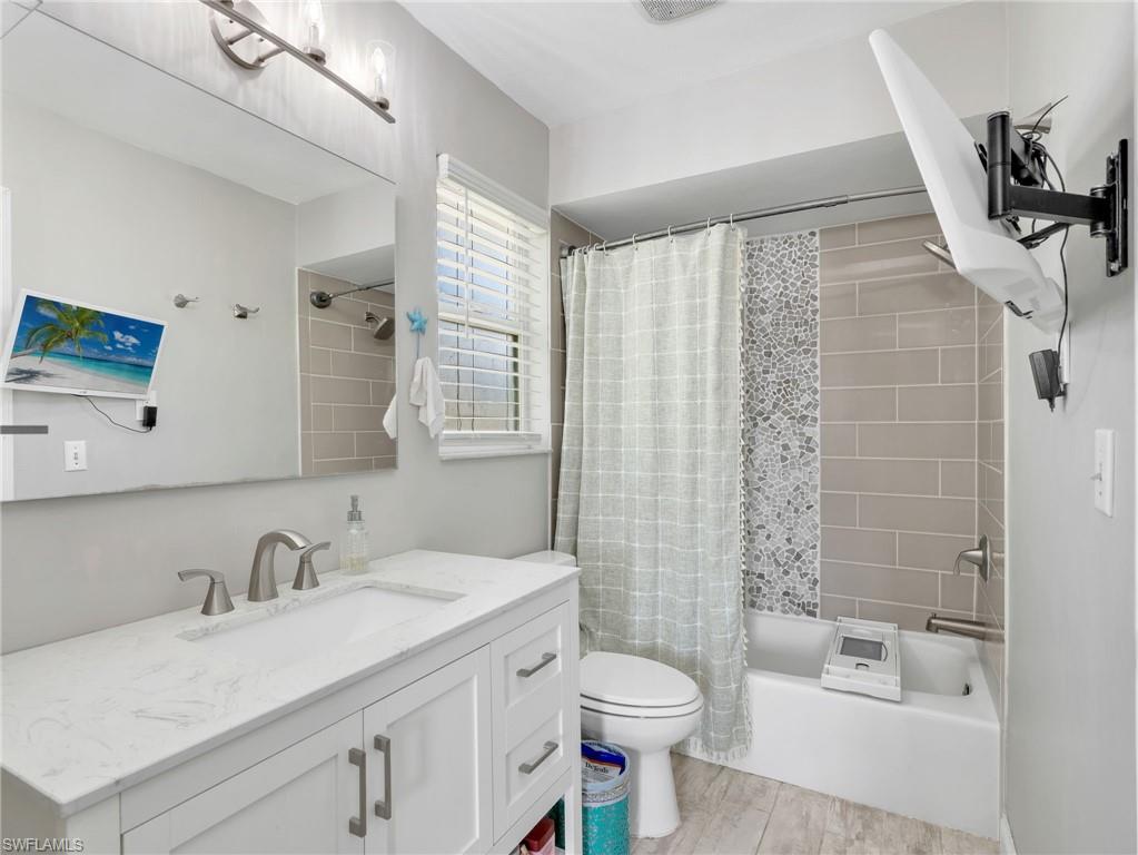 BONITA GOLF CLUB VILLAS - Residential