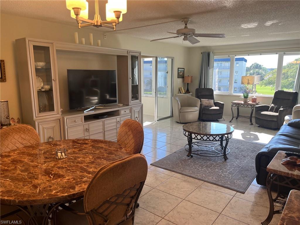 SEVEN LAKES - Residential