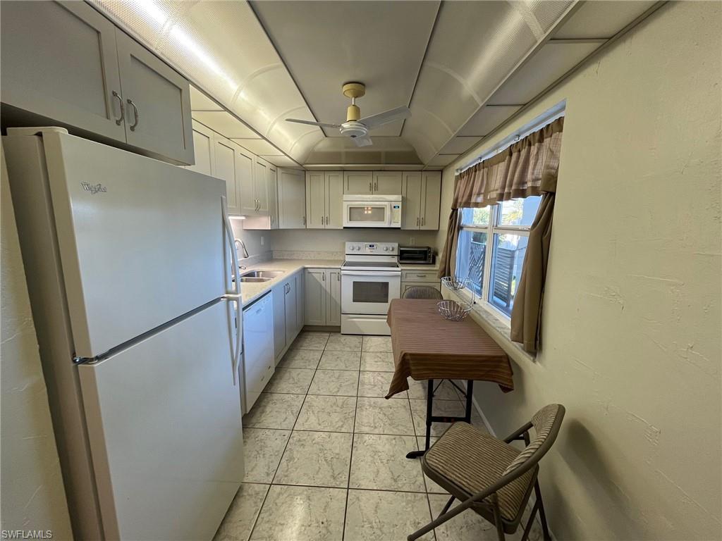 SEVEN LAKES - Residential