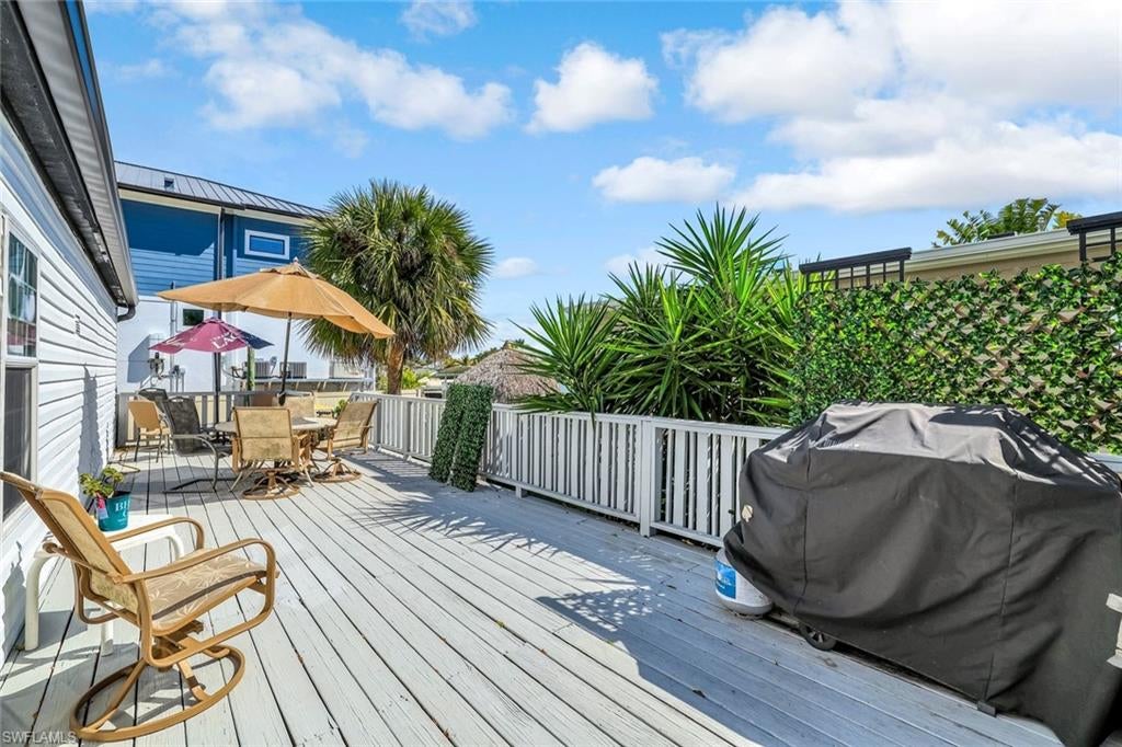 610 Sunset DR