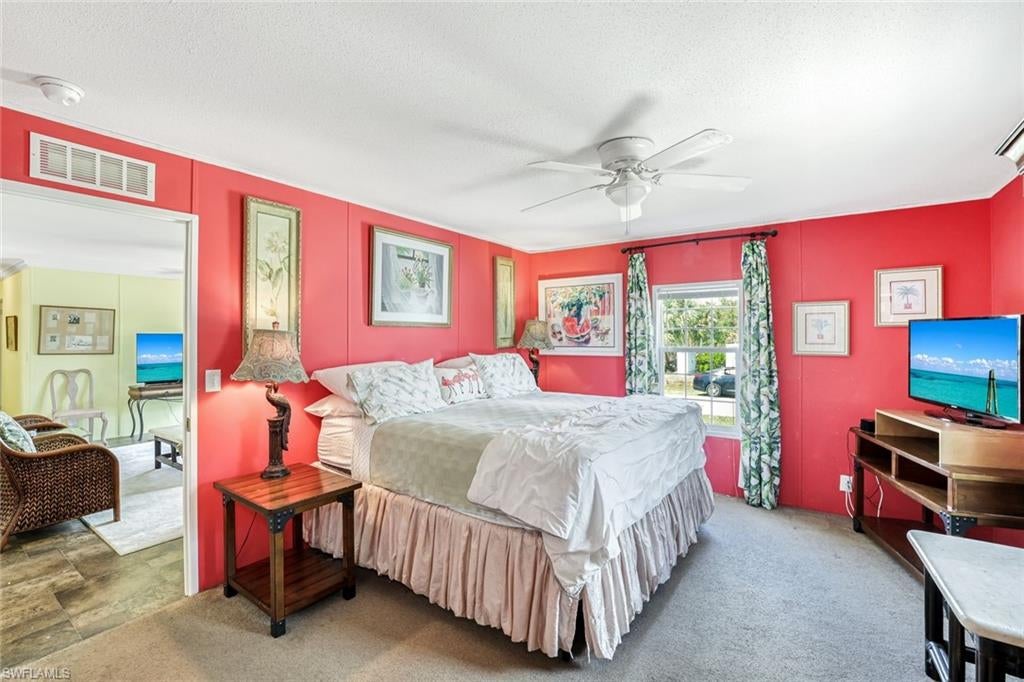 610 Sunset DR