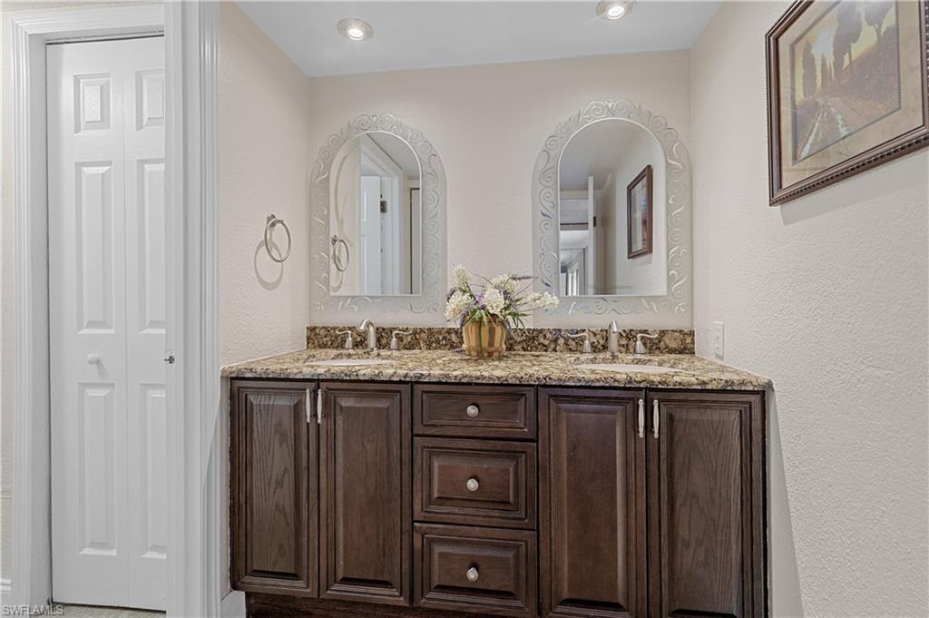 PARKWOODS TOWNHOUSE COMMUNITY - Residential