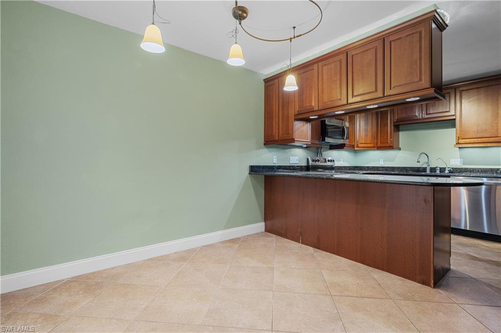 PARKWOODS TOWNHOUSE COMMUNITY - Residential