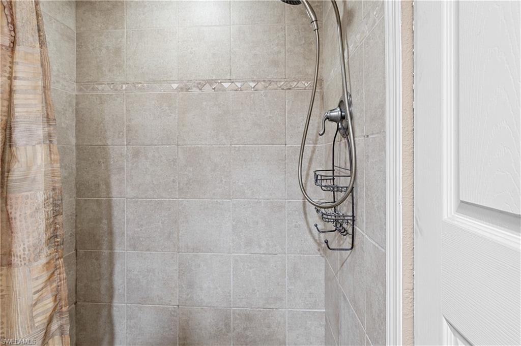 PARKWOODS TOWNHOUSE COMMUNITY - Residential