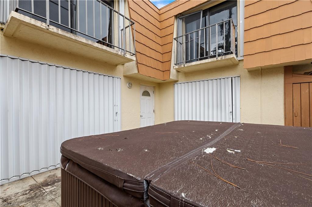 PARKWOODS TOWNHOUSE COMMUNITY - Residential