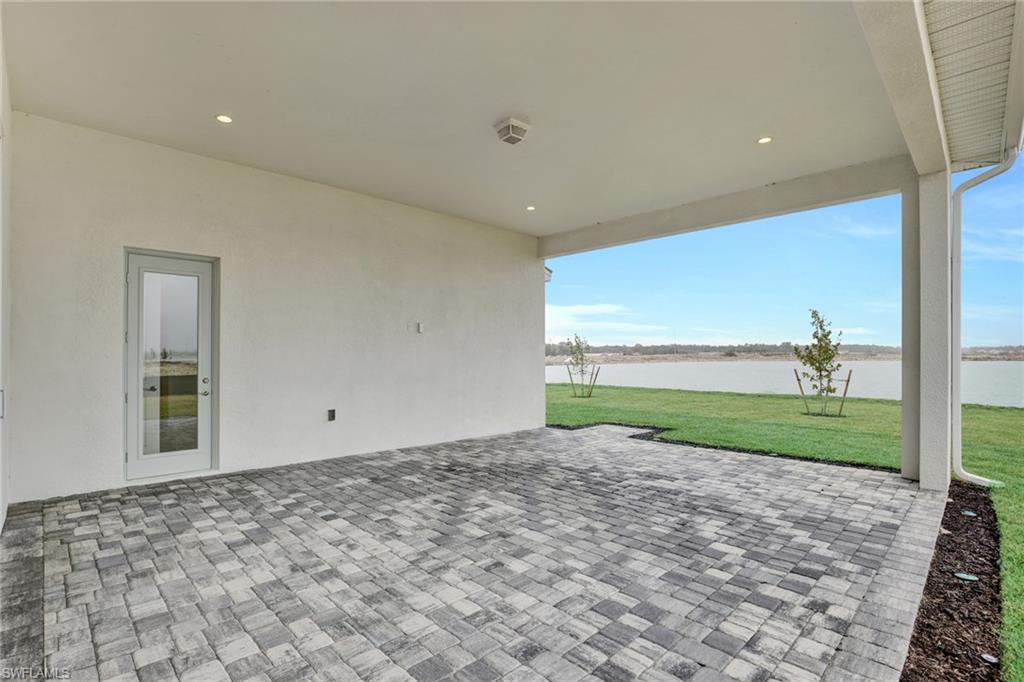 SEVEN SHORES - Residential