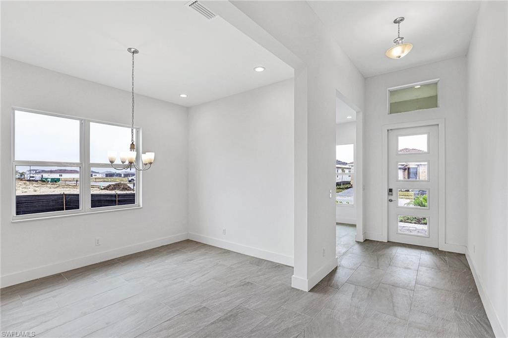 SEVEN SHORES - Residential