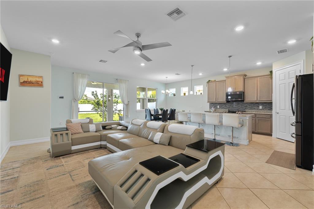 3289 Baravaldo CIR