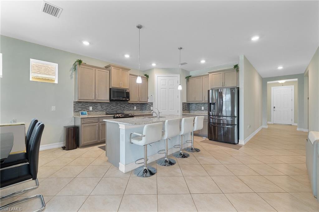 3289 Baravaldo CIR