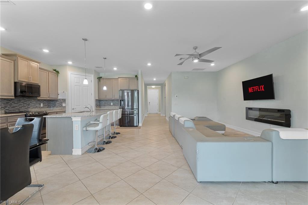 3289 Baravaldo CIR