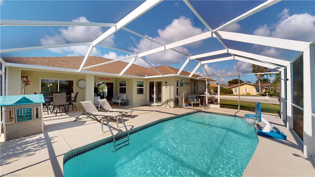 MARCO BEACH - Residential