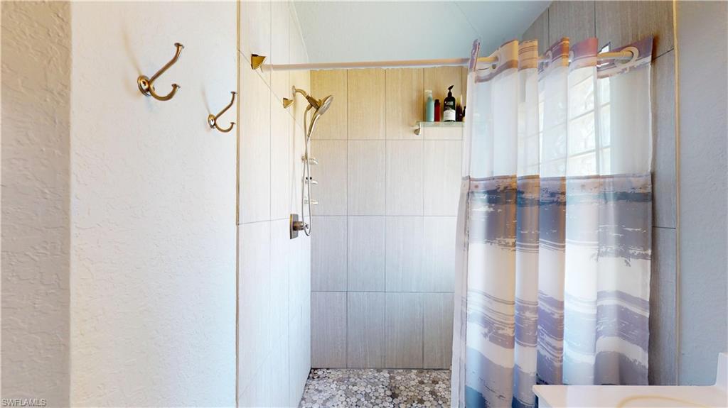 MARCO BEACH - Residential