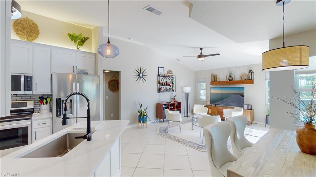 MARCO BEACH - Residential