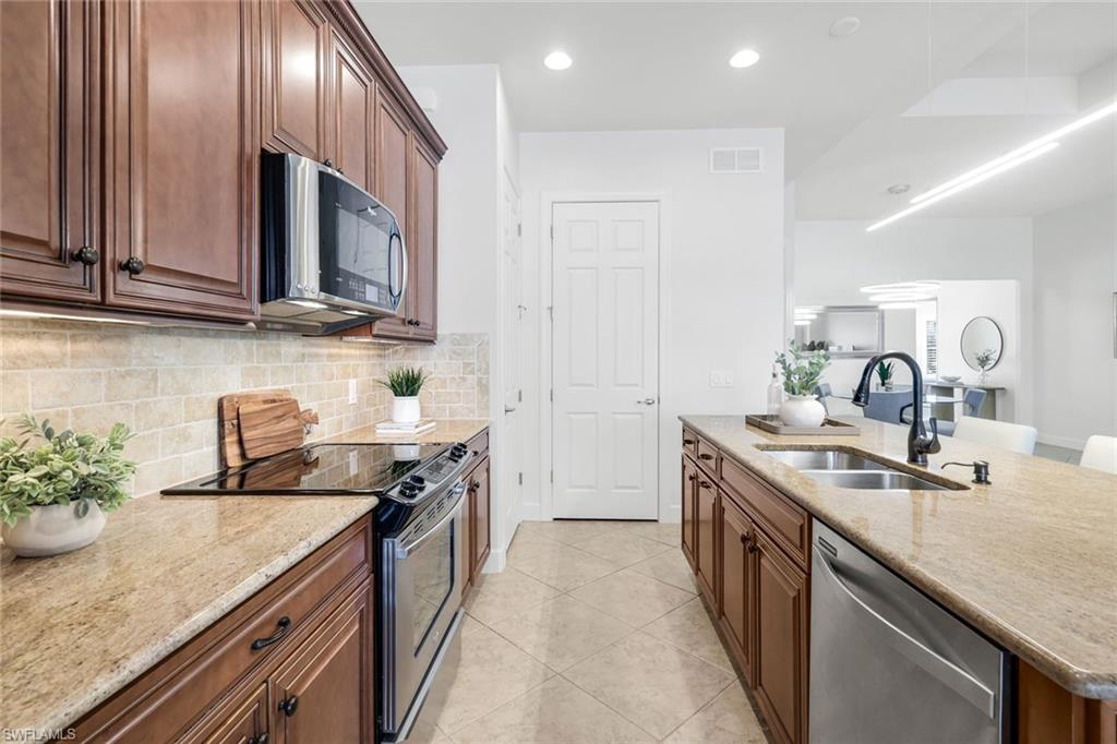 QUARRY SHORES - Residential