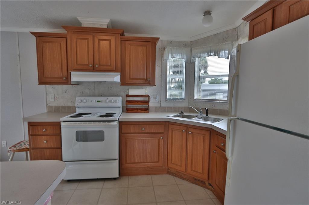 MOBILE MANOR - Residential