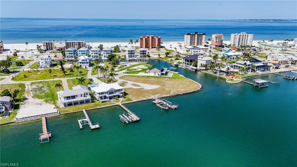 ISLAND SHORES - Land