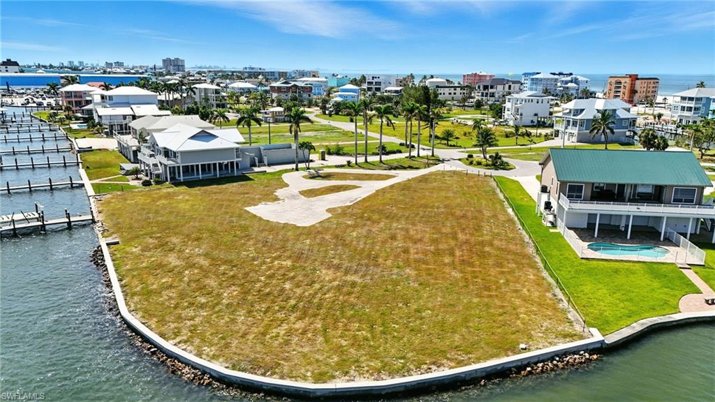 ISLAND SHORES - Land