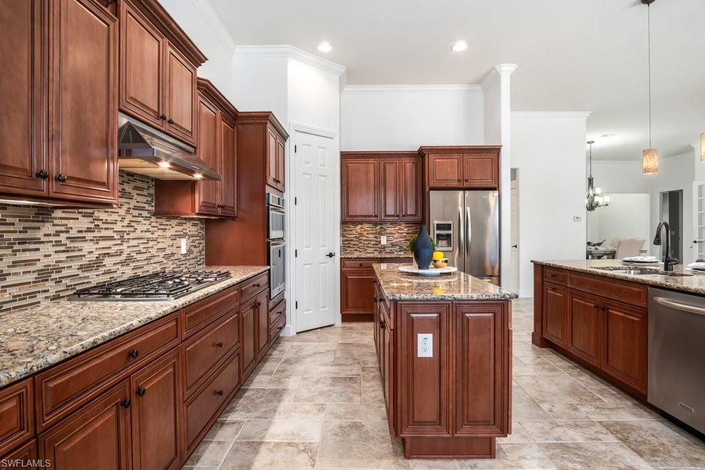 CAMDEN LAKES - Residential