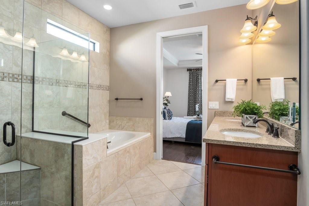 CAMDEN LAKES - Residential