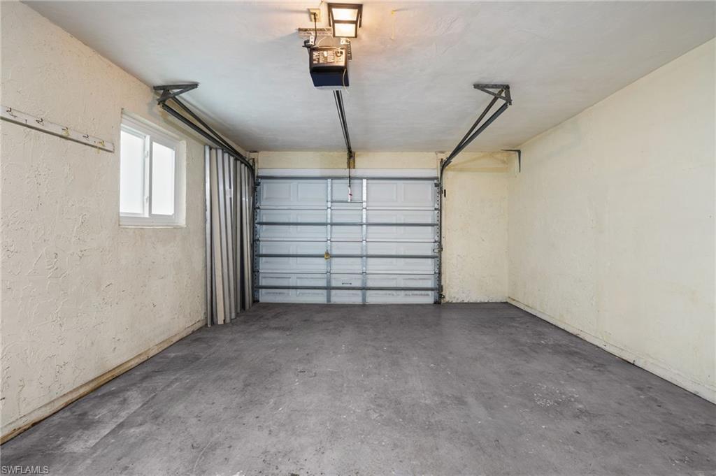 COUNTRY CLUB - Residential