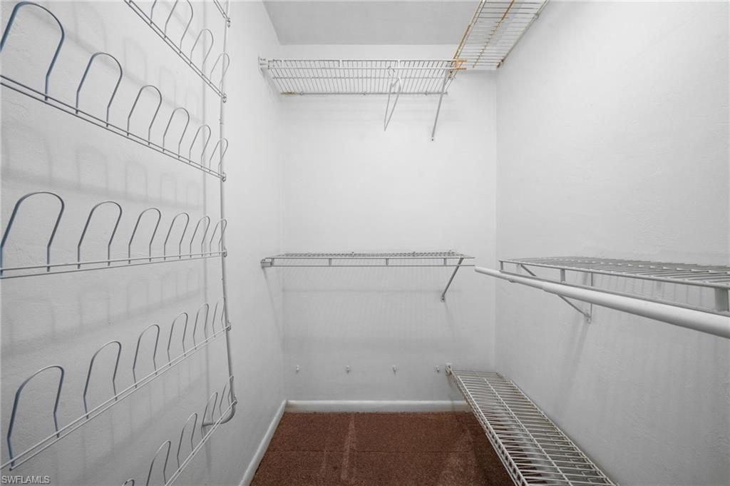 COUNTRY CLUB - Residential