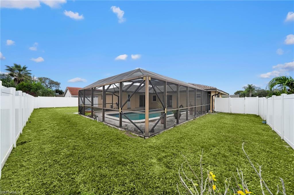 COUNTRY CLUB - Residential