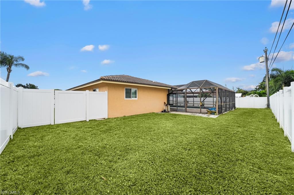 COUNTRY CLUB - Residential