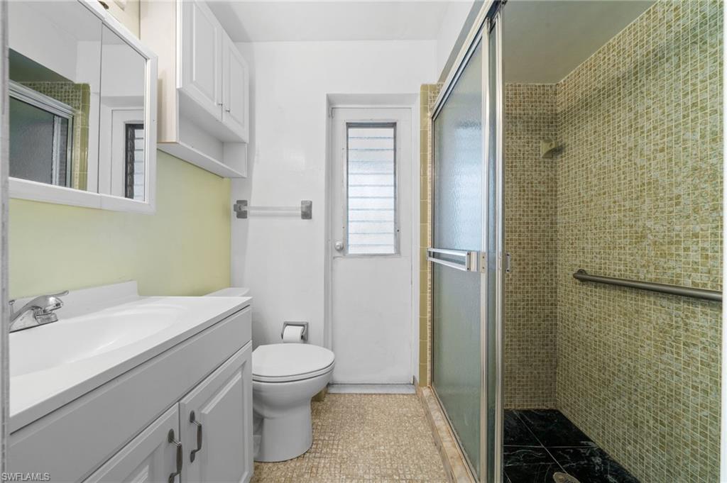 COUNTRY CLUB - Residential